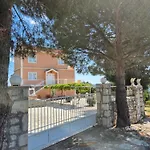 Marina House Apartman Fársza