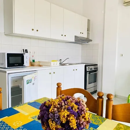 Marina House Φάρσα