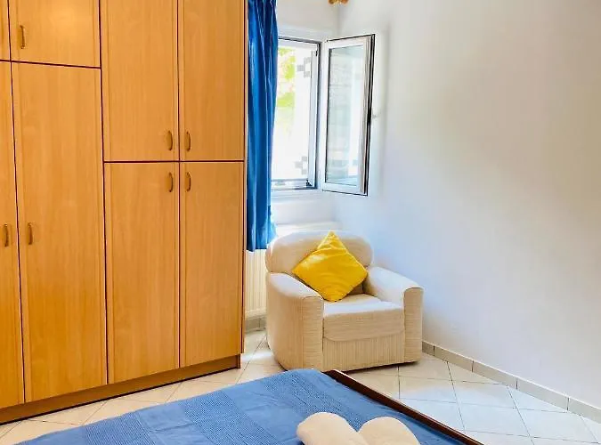 Marina House Daire Fársa