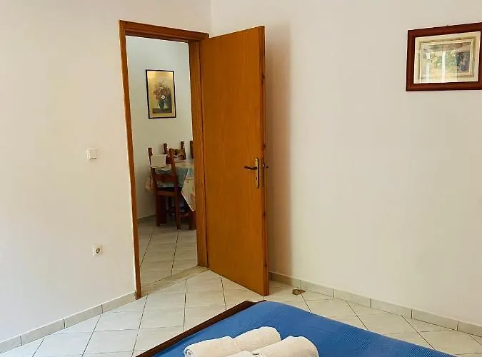 Daire Marina House *
